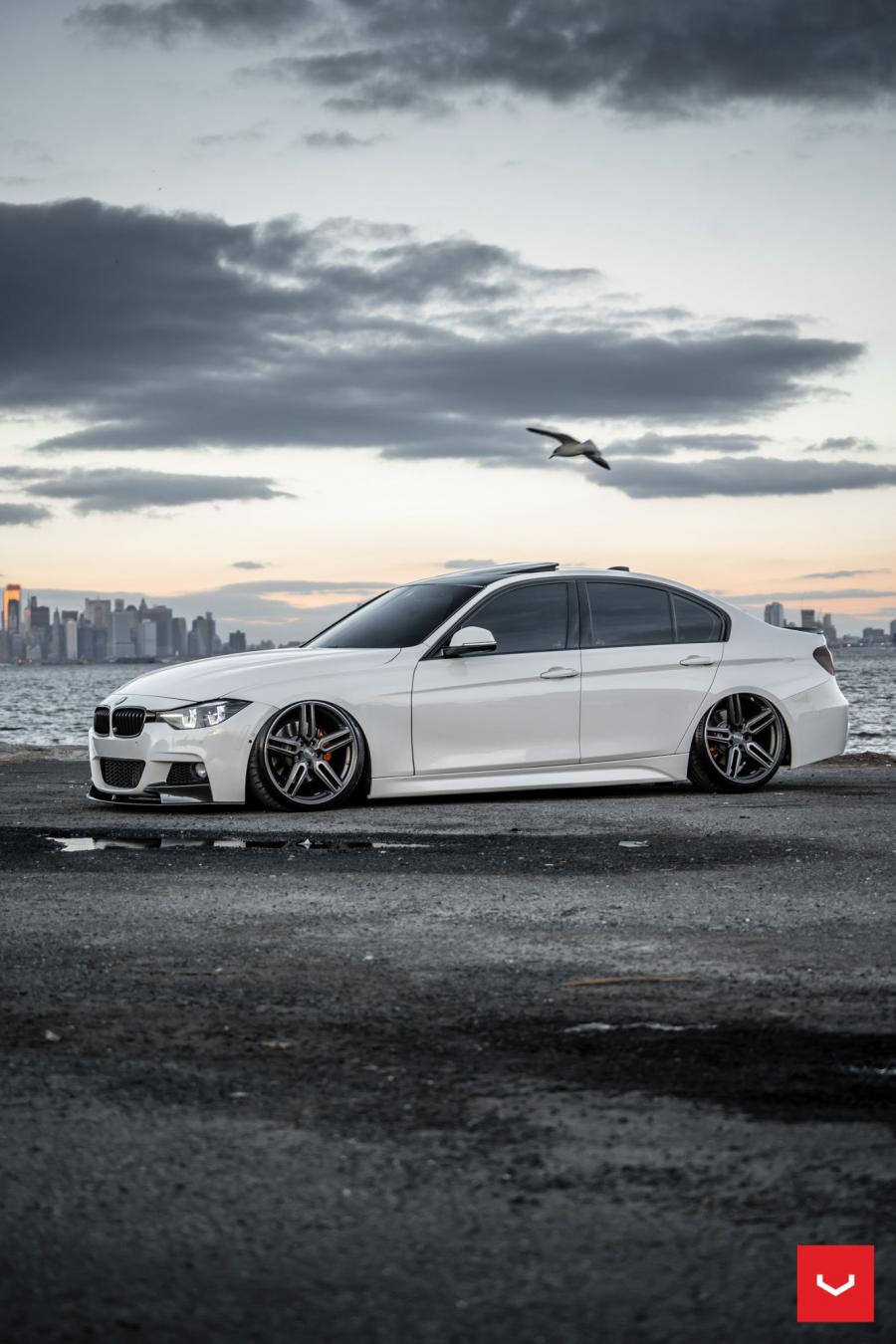  BMW M3 Sedan on Vossen Wheels (HF-1) 2018 года  (фото 6 из 57)